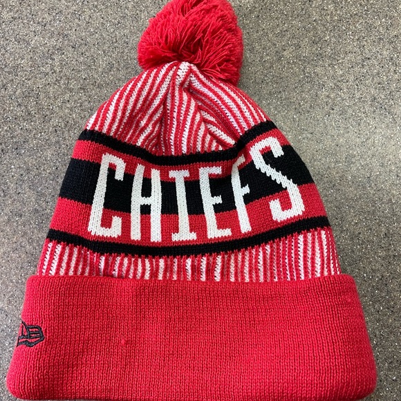 🆕KC Kansas City Chiefs Pom Beanie Striped Knitted Cap, OSFM unisex - Picture 3 of 6
